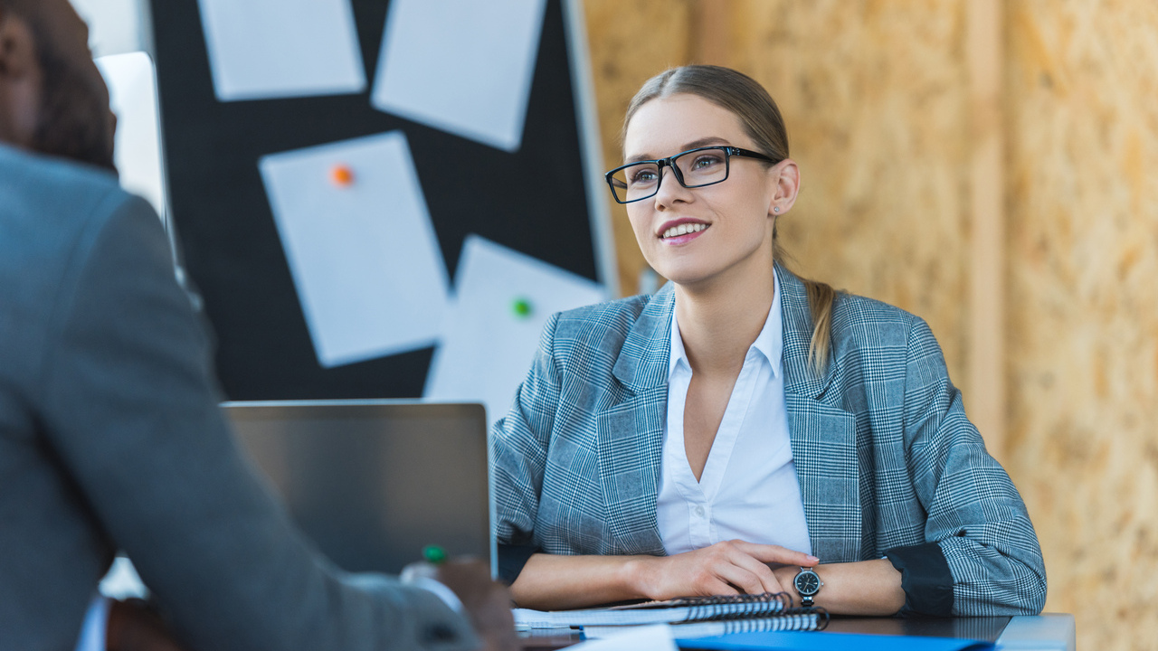 Augmentation de salaire vs épargne PERO : quel choix faire ?